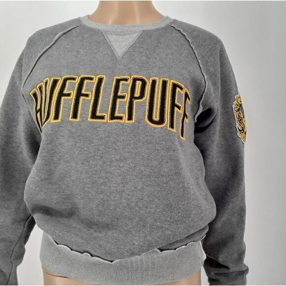 Harry Potter Universal Studios Hufflepuff Unisex Sweatshirt Size XS/S - Picture 1 of 7
